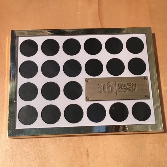 Urban decay Gwen Stefani eyeshadow palette