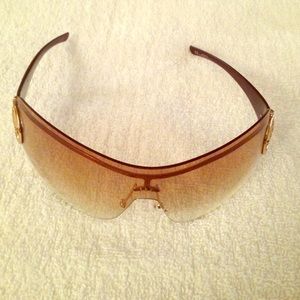 Gucci sunglasses authentic.