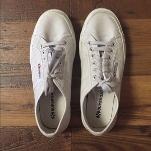 Light grey Superga sneaker