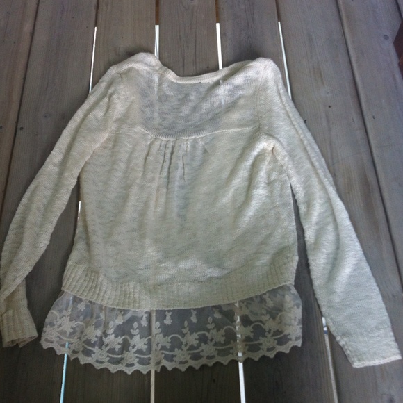 Cardigan With Lace Detail - Picture 3 of 3