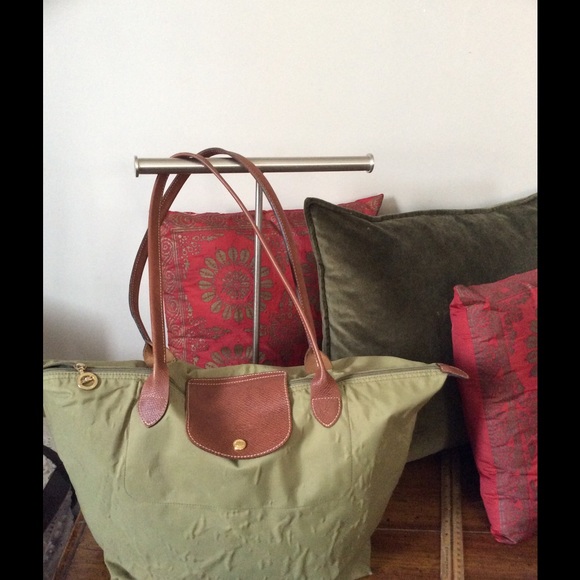Longchamp Handbags - Longchamp shopping tote 1 hr sale🎉🎈