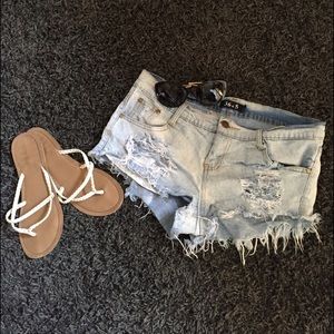 LIGHT DENIM SHORTS☀️