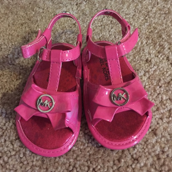 🚫sold 🚫Baby girl Michael Kors pink sandals