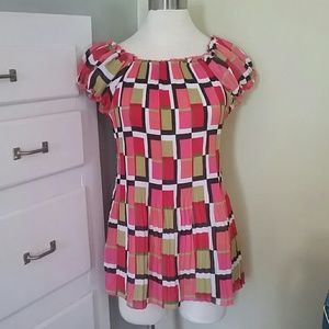 Colorful strechy acordian type shirt