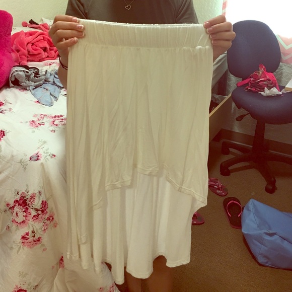 High-low white skirt