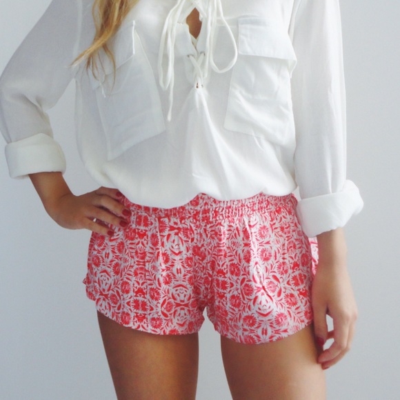 SOLD OUT ✖️ Jess Red Printed Shorts - Picture 2 of 4