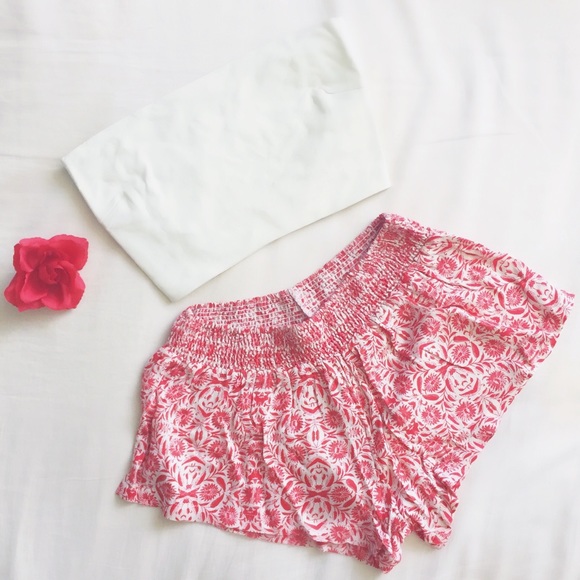 SOLD OUT ✖️ Jess Red Printed Shorts - Picture 4 of 4