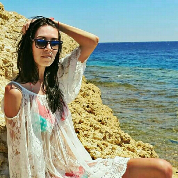 Gorgeous Lace Beach Cover - Picture 2 of 4