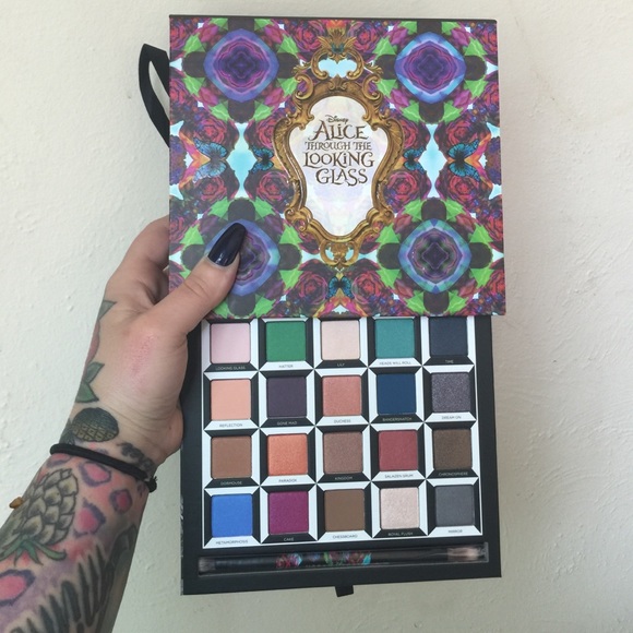 Urban Decay Alice Through the Looking Glass