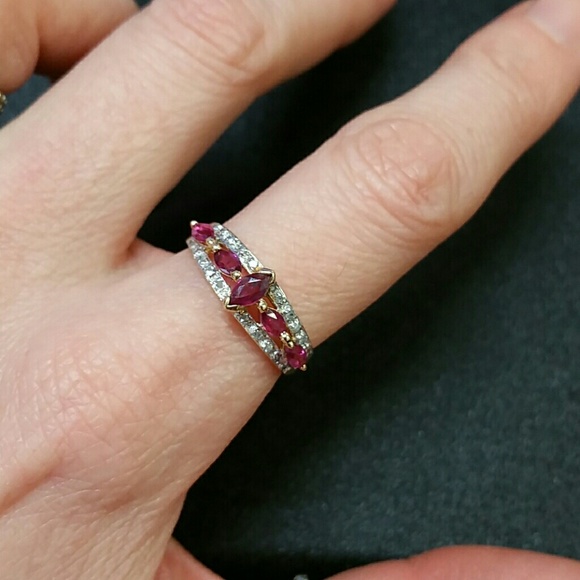 14k Gold Ruby ring size 7
