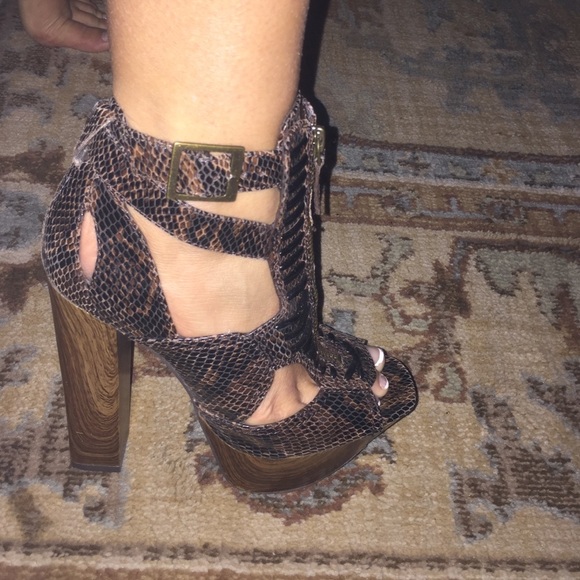 Jessica Simpson snakeskin heels