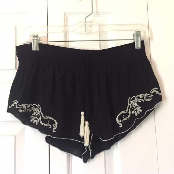 Summer shorts bundle! 🚨 - Picture 3 of 4