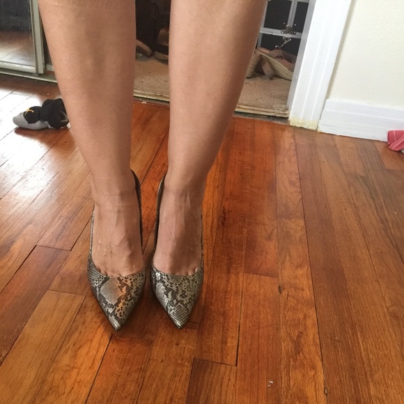 Snakeskin print pumps by rampage