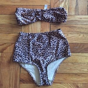 Cheetah print two-piece - AA