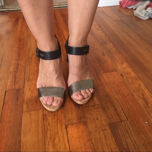 Bcbg platform wedge sandals