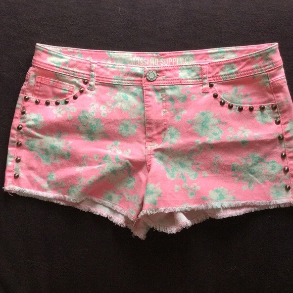 Floral Pimk Denim frayed Mossimo shorts