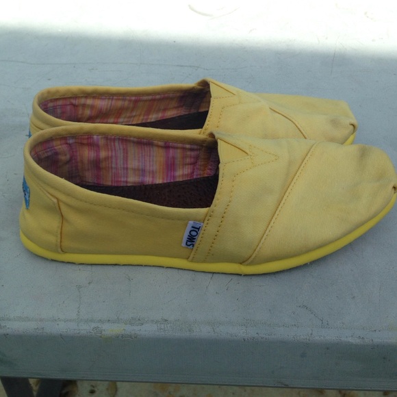 Yellow TOMS😍