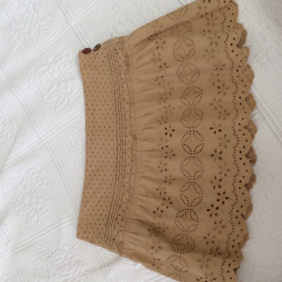 Tan eyelet American Eagle skirt