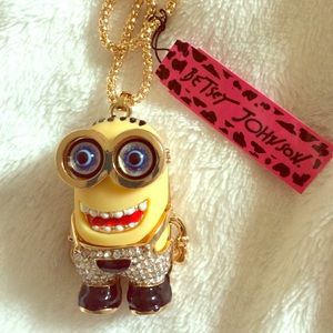 NWT minion necklace