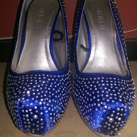 Shoes - Picture 1 of 3