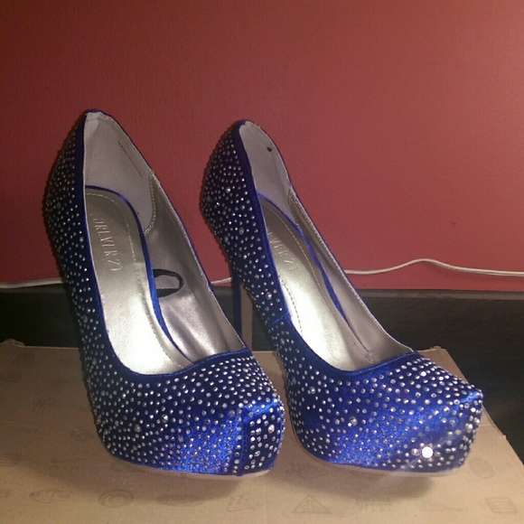 Shoes - Picture 2 of 3