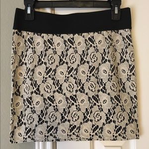 Lace Mini skirt