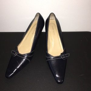 Karen Scott black pumps