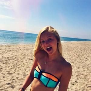 Meet your Posher, Claire