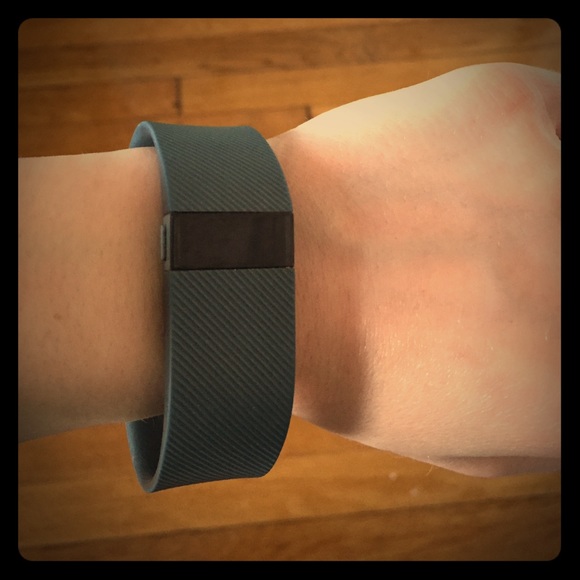 ON HOLD UNTIL 4/22 Fitbit charge size S slate blue