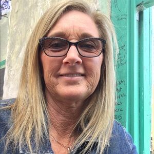 Meet your Posher, Paula