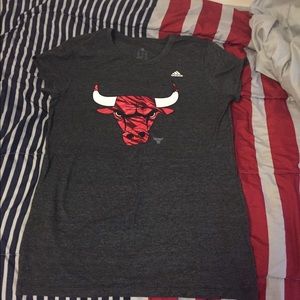 Women's Adidas Chicago Bulls Tee ‼️‼️very cute