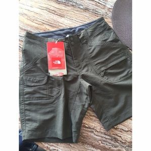 Long taupe green North Face shorts