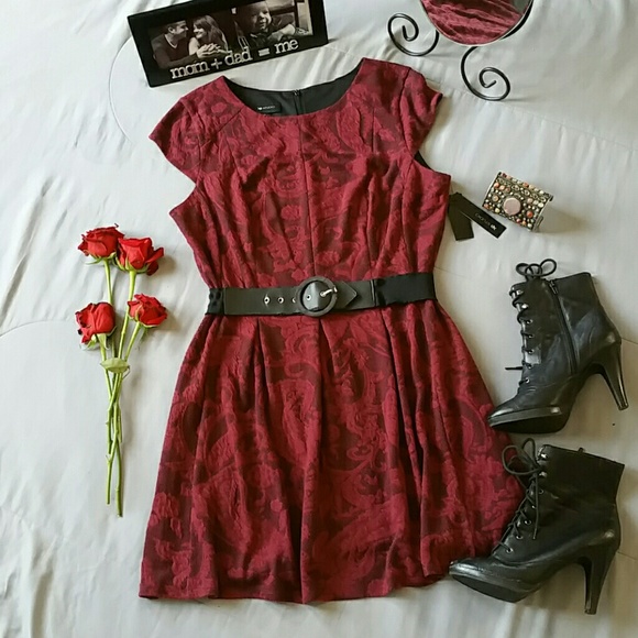 AB Studio Dresses & Skirts - HP💥AB STUDIO BURGUNDY CREW NECK DRESS