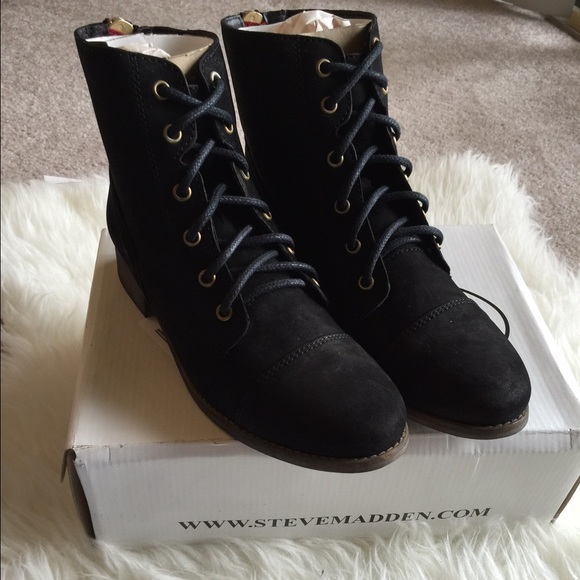 Steve Madden Shoes - STEVE MADDEN COMBAT BOOTS