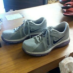 Nike dual fusion running shoes