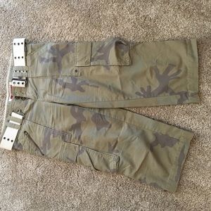 Army cargo capris