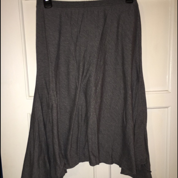 Asymmetrical skirts. Organic cotton.