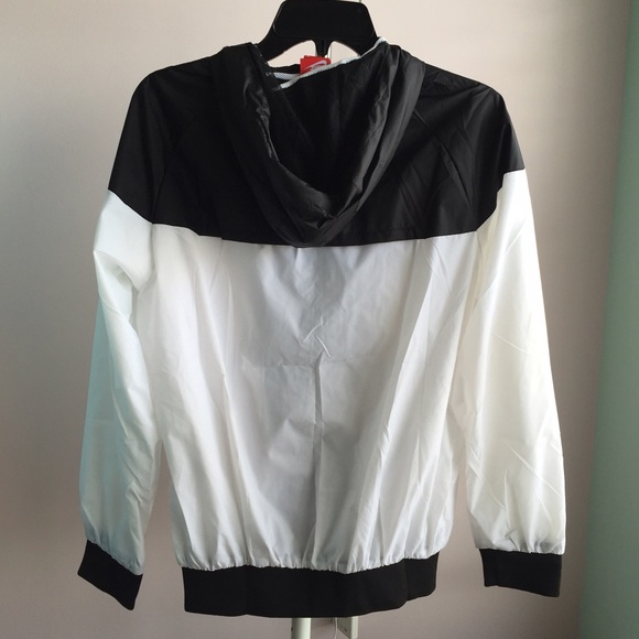 🚫SOLD🚫 LAST ONE - Nike Windbreaker / Windrunner - Picture 2 of 3