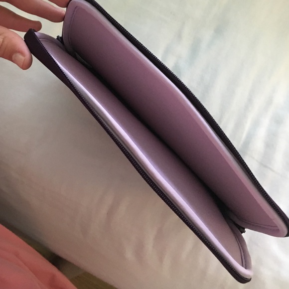 Belkin iPad case (barely used) - Picture 2 of 2