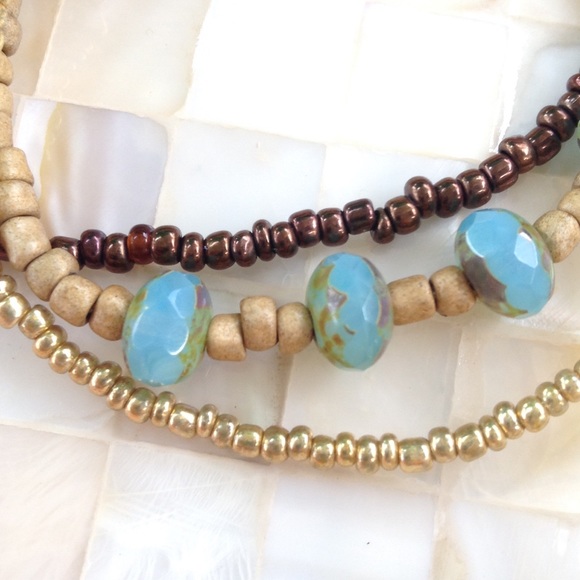 Handmade blue bronze gold bead bracelet - Picture 2 of 2