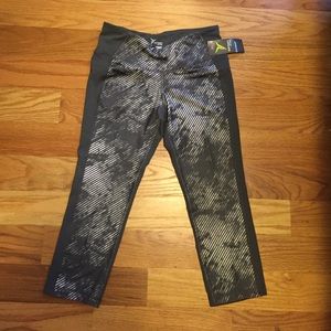 Compression workout leggings