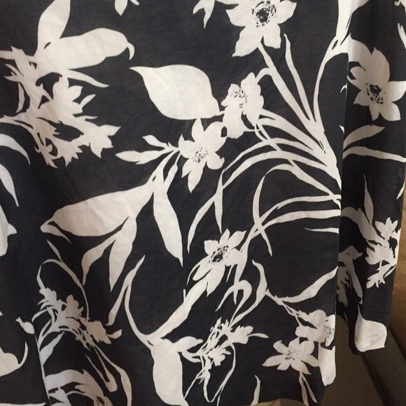 Cute flower skirt 😘 - Picture 2 of 3