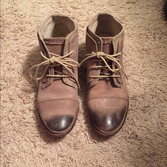FREE PEOPLE Lace up booties
