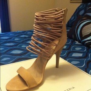 BCBG size 10 beige women's shoes gently used