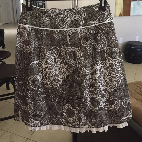 Ann Taylor Dresses & Skirts - Cute floral skirt