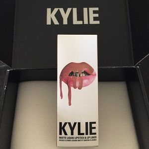 Kylie Lip Kit in Candy K