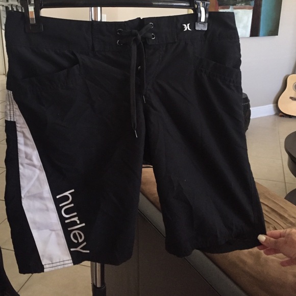 Hurley women surfing shorts...
