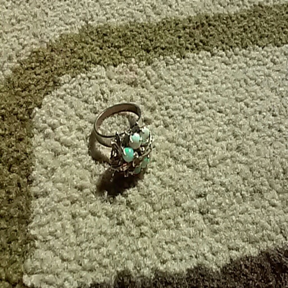 Ring - Picture 2 of 3