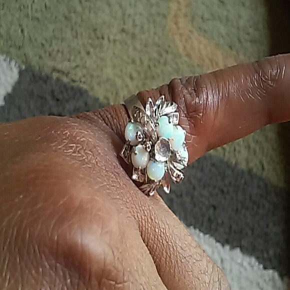 Ring - Picture 3 of 3