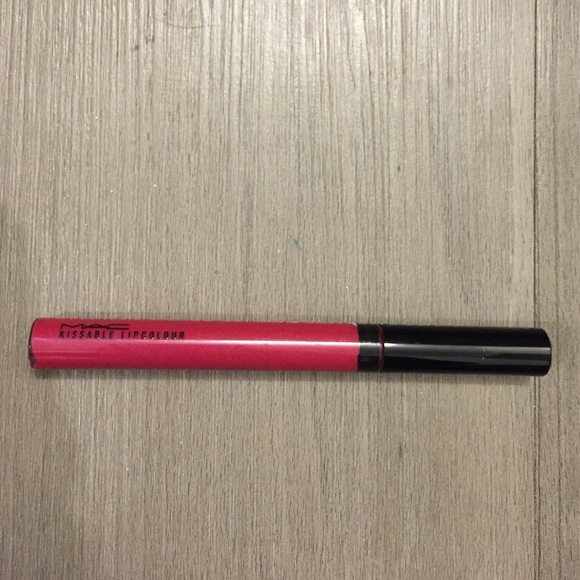 Mac cosmetics kissable lip colour scan delicious